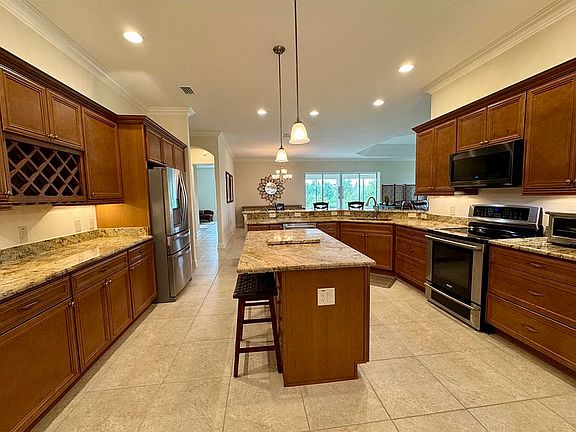 5th image of 871 Iron Oak Way