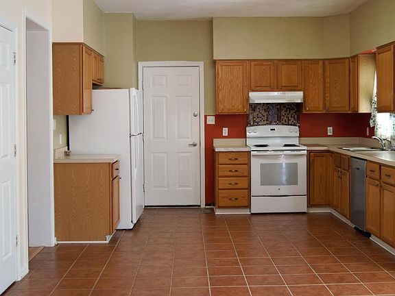 4th image of 172 Kingston Dr