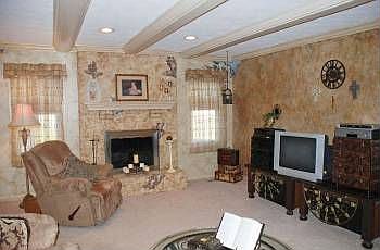 2nd image of 122 Glasgow Ln
