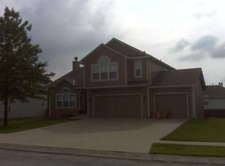 1332 SE Newberry Dr, Lees Summit, MO 64081