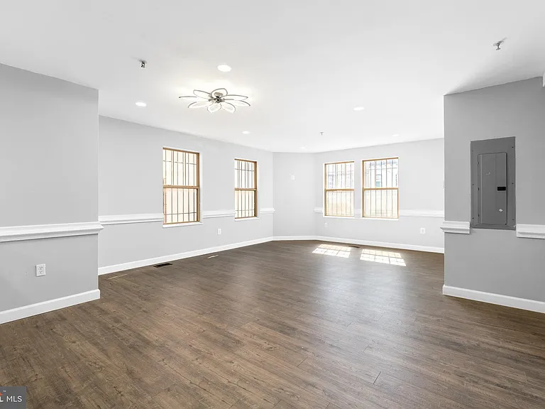 1829 Providence St NE #B — Photo 7
