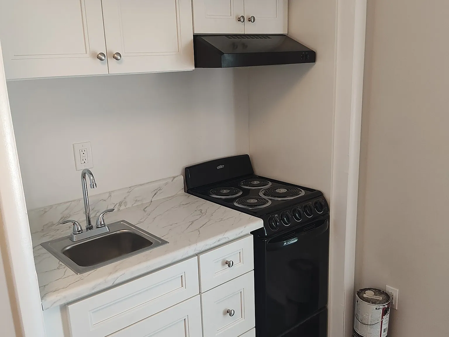 Studio, 250 sqft, $995 — Photo 2