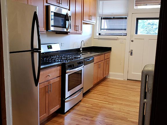 4th image of 146 N Humphrey Ave APT B1
