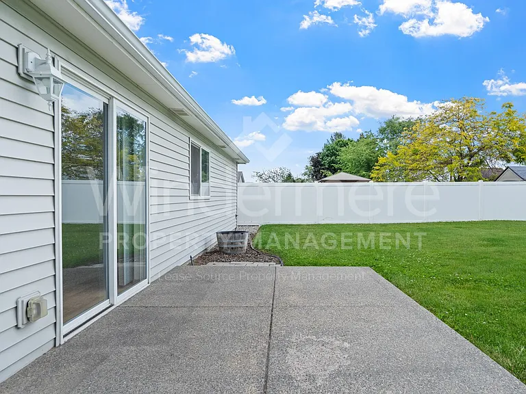 1702 N Aladdin Rd — Photo 23
