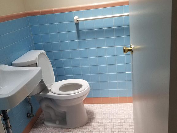 Bathroom 2nd Floor