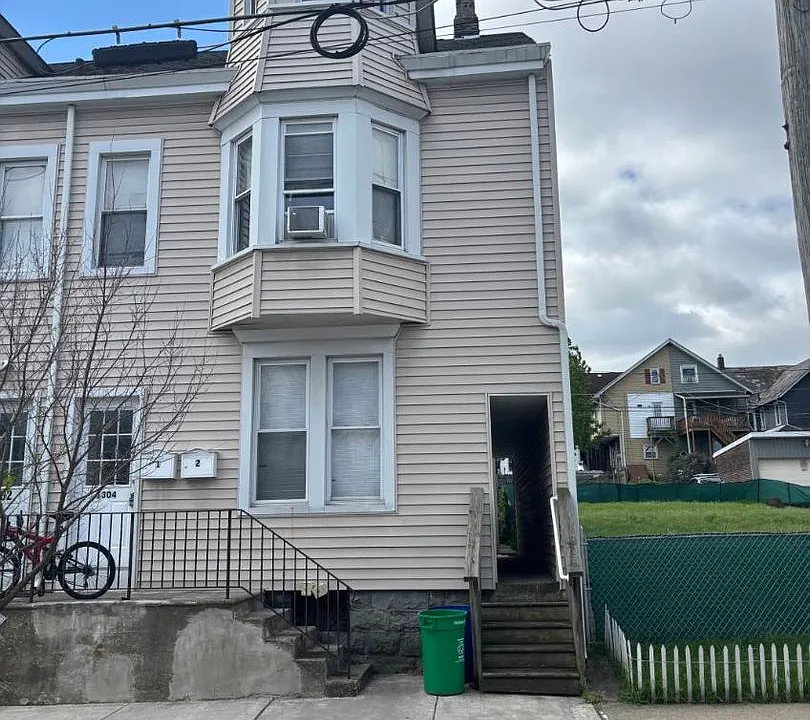 1302-1304 Lehigh St