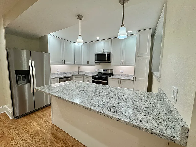 5506 N Glenwood Ave #G — Photo 4