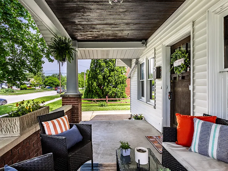 1109 N Bancroft St — Photo 4