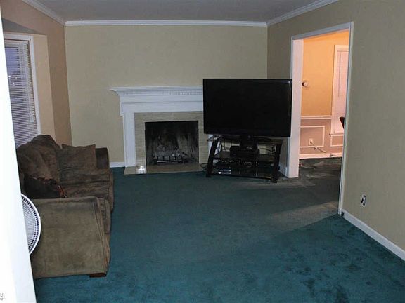 2nd image of 10424 E Outer Dr