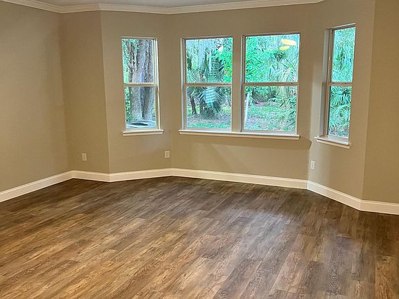 4th image of 168 Camden Cay Dr