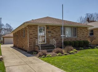 4615 Yorkshire Rd, Parma, OH 44134