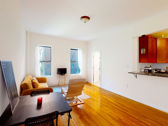 3rd image of 127 E 39th St APT 4W