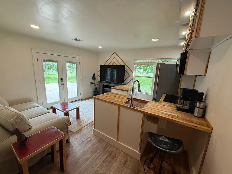1501 Sheridan Trl — Photo 2