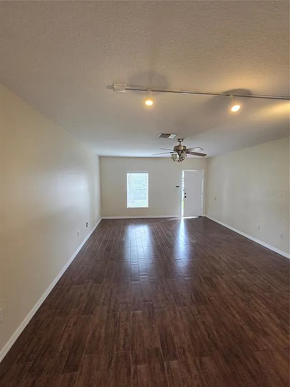 2 bed, 2.5 bath, 1248 sqft, $1,800 — Photo 3
