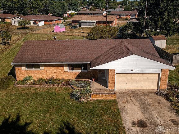 2nd image of 11 Beechnut Dr
