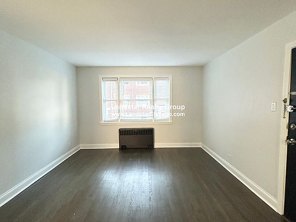 2nd image of 2715 W Berwyn Ave APT 1
