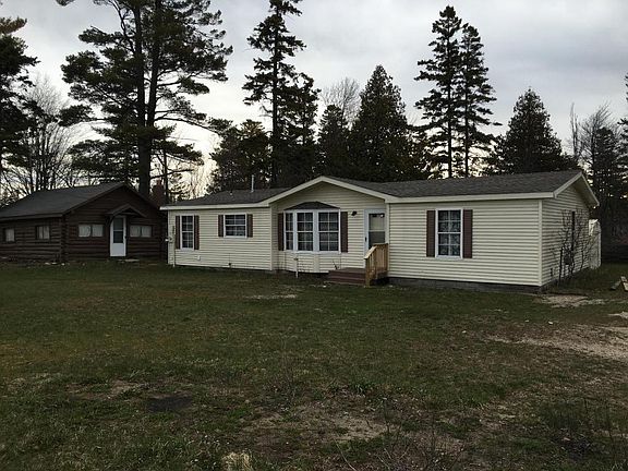 2nd image of 109 Young St