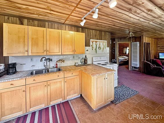 4th image of 113 & 120 Lohrey Ln