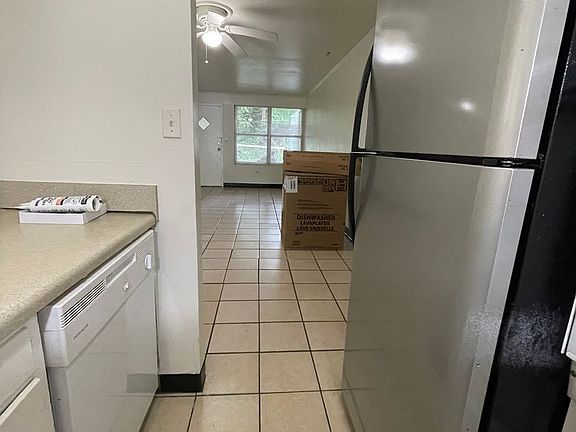 5th image of 1025 Venita Dr