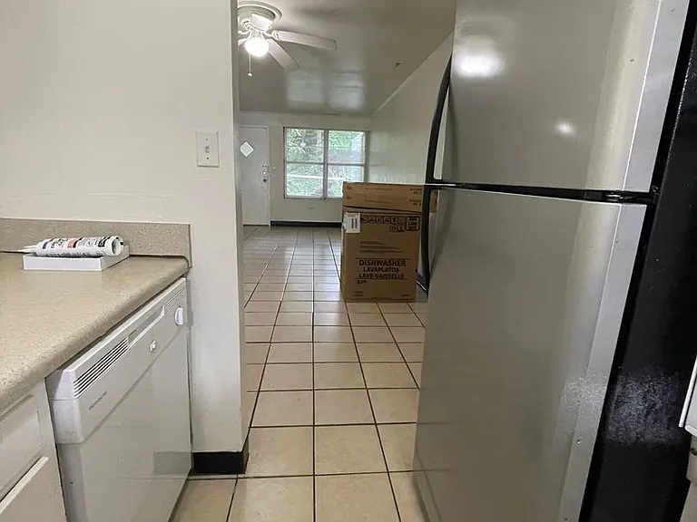 1025 Venita Dr — Photo 5