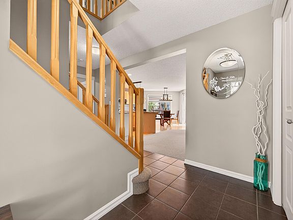 2nd image of 9 Snowbird Cres