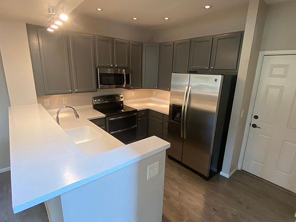 4th image of 2853 Rock Creek Cir #229