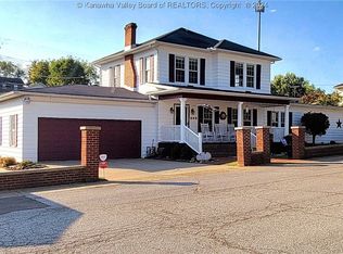 409 Walnut St, Hamlin, WV 25523