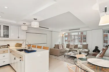 21 East 61st Street