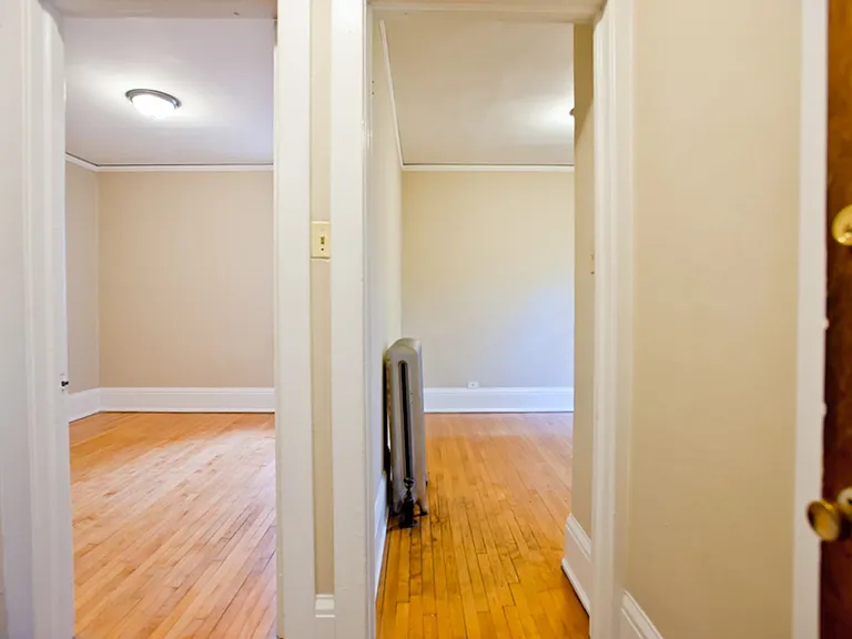 $1075 1 BR, 1 BA Apt, Incl Heat & Electric - Close to UW-Milwaukee - 3000 N Oakland Ave — Photo 8