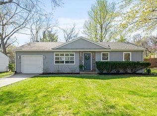 7551 Colonial Dr, Prairie Village, KS 66208