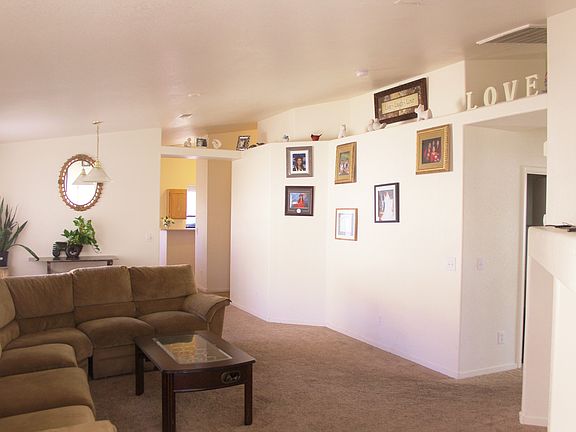 3rd image of 5036 Jimmy Buffet St