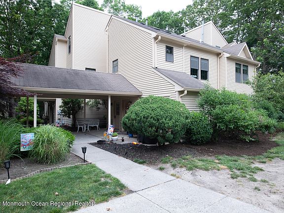 3rd image of 506 Daffodil Dr