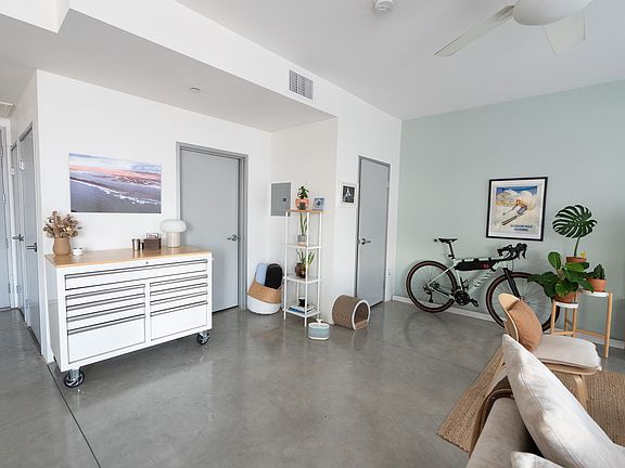 5th image of 285 W 6th St APT 421