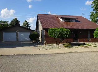 512 E 8th St, Rochester, IN 46975