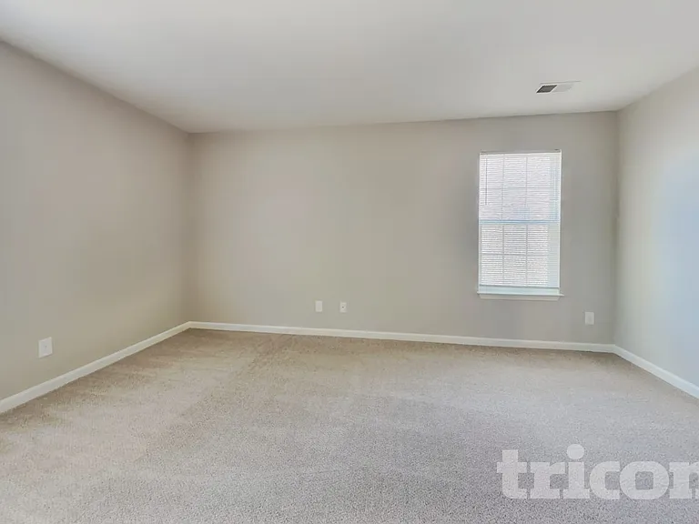 1594 Weatherend Dr — Photo 7