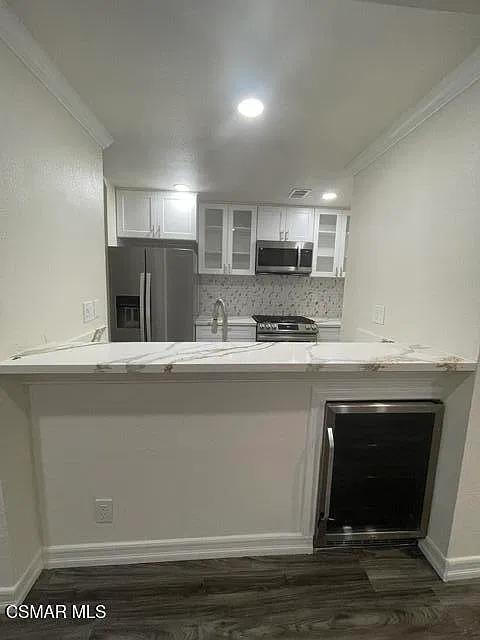2 bed, 1.0 bath, 872 sqft, $2,995 — Photo 4