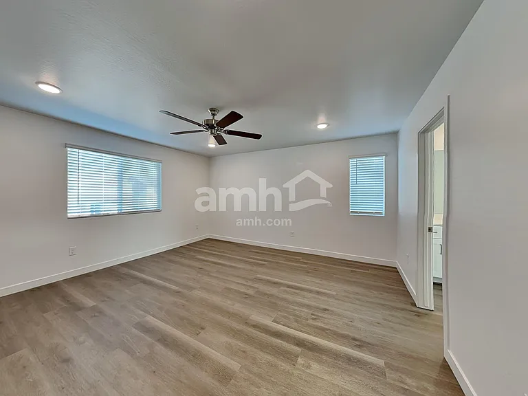 12524 W Flynn Ln — Photo 10