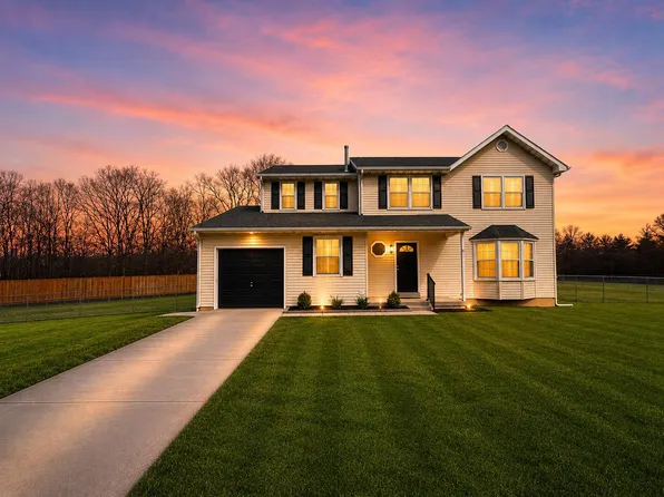 8 Framingham Rd, Edgewater Park, NJ 08010