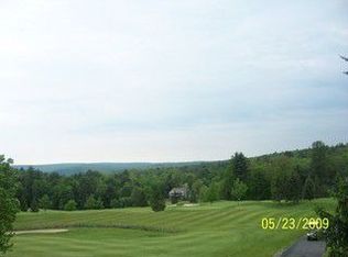 136 Golf View Ln, Hawley, PA 18428