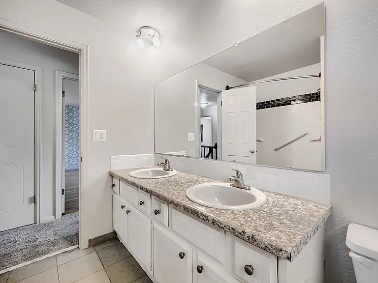 2821 E Serendipity Cir — Photo 24