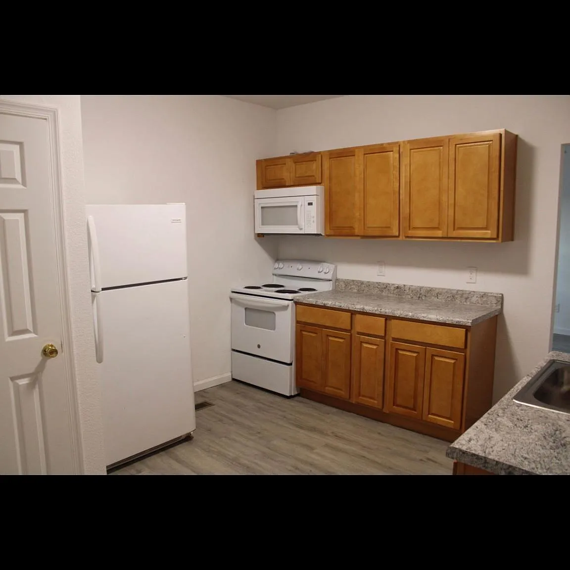 1 bed, 950 sqft, $1,100 — Photo 2