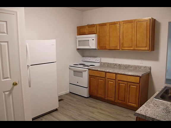 2nd image of 725 W 28th St #1