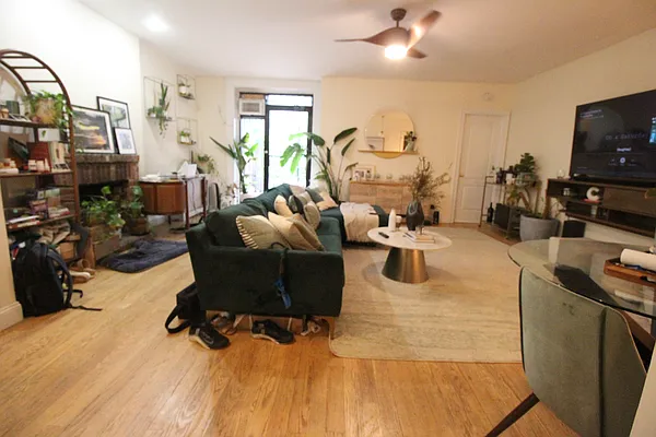 Rented by Luxor Homes & Investment Realty | media 40