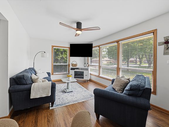 4th image of 202 Bonnie Brae Ave