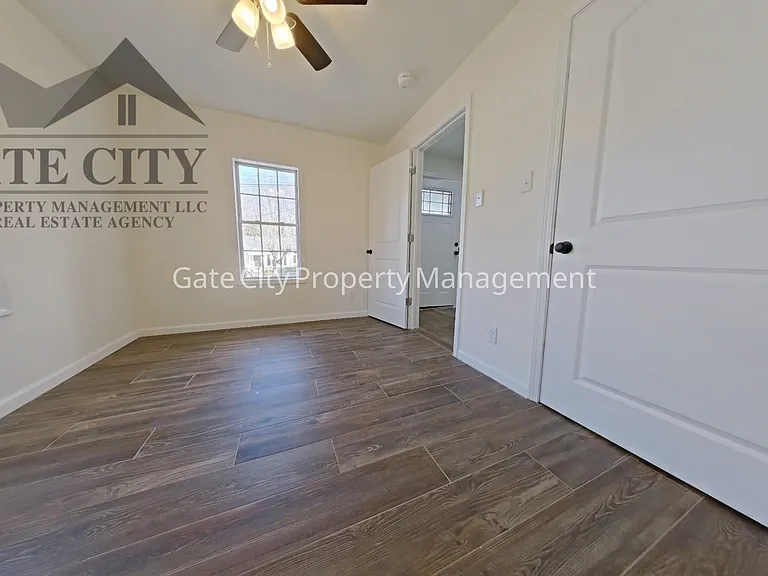 213 Marshall St — Photo 5
