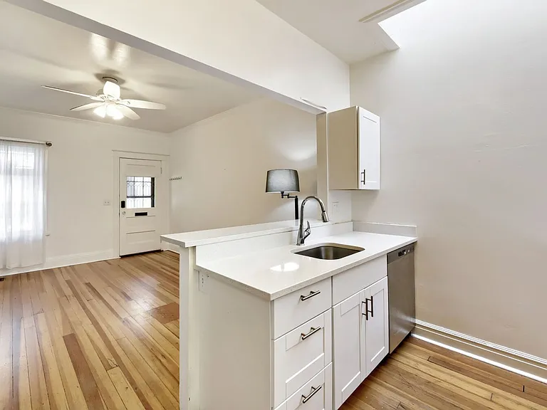 135 E Exposition Ave — Photo 5