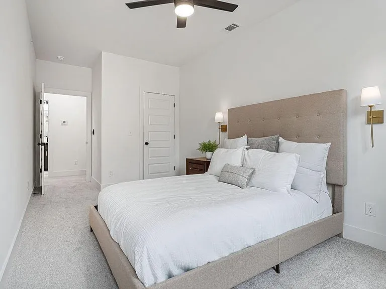 4126 W Olive St — Photo 29