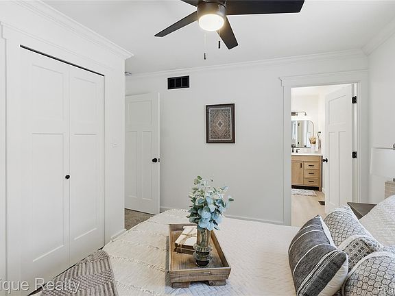 4th image of 4563 Clifford Rd