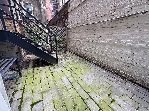 5th image of 212 E 25th St #1R