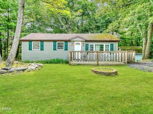 114 Arrowood Dr, Dingmans Ferry, PA 18328